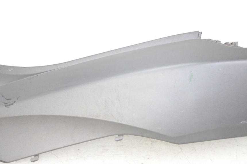 photo de LATERAL TRASEIRO ESQUERDO HONDA PCX (JF57/JF64) 125 (2014 - 2018) - Inspeção visual