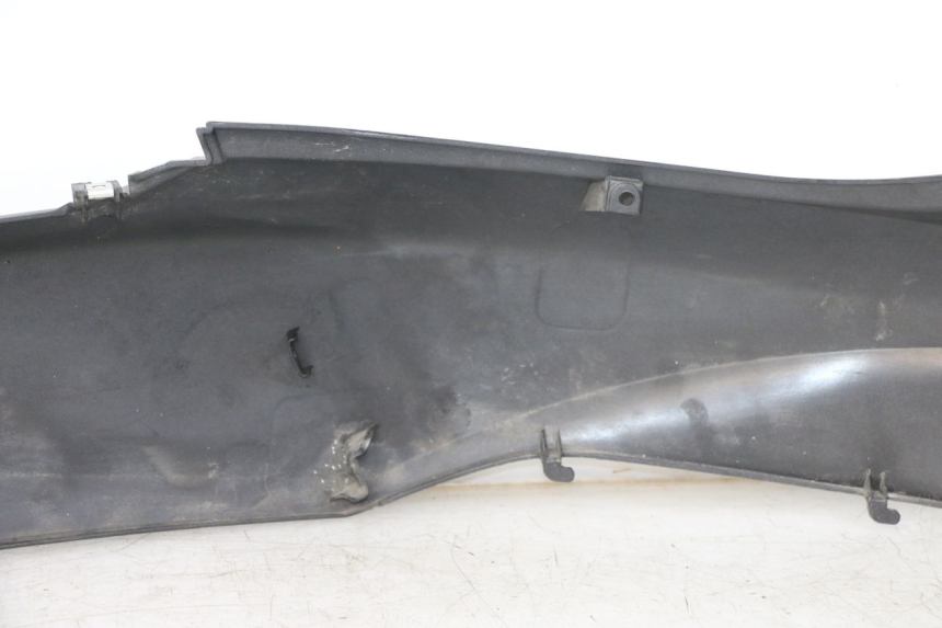 photo de LATERAL TRASEIRO ESQUERDO HONDA PCX (JF57/JF64) 125 (2014 - 2018) - Ampliação técnica