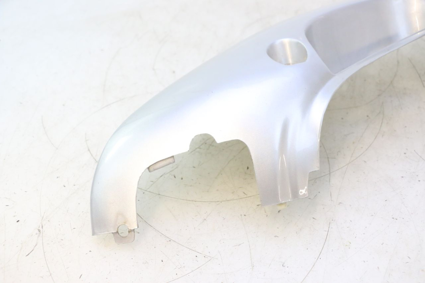 photo de LATERAL TRASEIRO ESQUERDO KEEWAY HURRICANE 50 (2006 - 2019) - Detalhes característicos