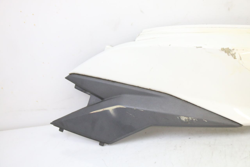 photo de LATERAL TRASEIRO ESQUERDO SYM JET 14 4T 50 (2018 - 2022) - Detalhe da peça