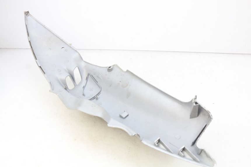 photo de LATERAL TRASEIRO ESQUERDO SYM JET EURO X 2T 50 (2003 - 2007) - Detalhe da peça