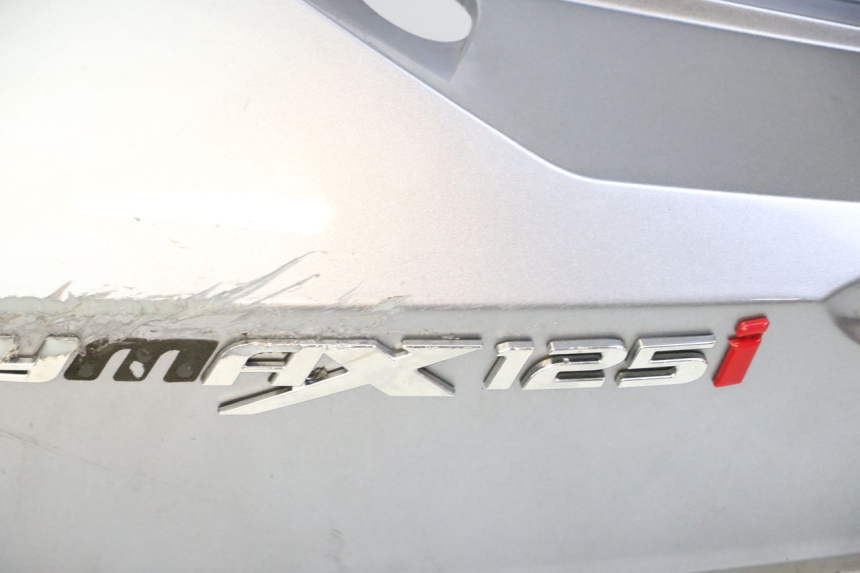 photo de LATERAL TRASEIRO ESQUERDO SYM JOYMAX 125 (2010 - 2017) - Detalhes característicos