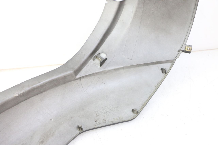 photo de LATERAL TRASEIRO ESQUERDO KYMCO PEOPLE S 125 (2000 - 2008) - Pontos de fixação