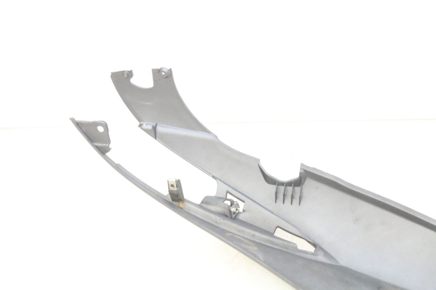 photo de LATERAL TRASEIRO ESQUERDO PIAGGIO LIBERTY IGET 4T 50 (2015 - 2020) - Detalhe da peça