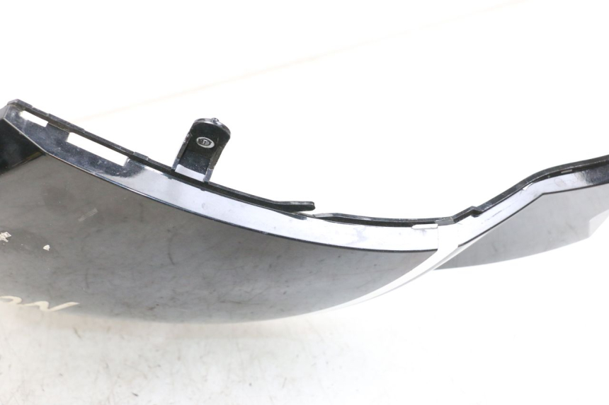 photo de LATERAL TRASEIRO ESQUERDO SYM MIO 50 (2011 - 2017) - Detalhe da peça