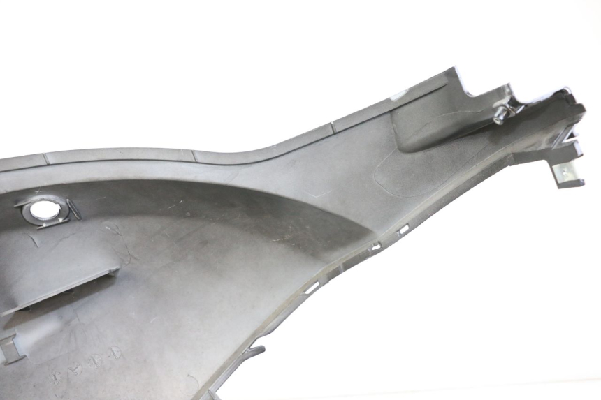photo de LATERAL TRASEIRO ESQUERDO SYM MIO 50 (2011 - 2017) - Outro ângulo de visão