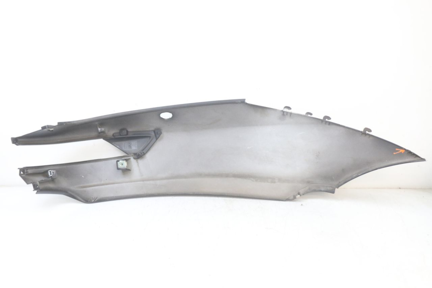 photo de LATERAL TRASEIRO ESQUERDO PIAGGIO MP3 HPE 350 (2018 - 2020) - Pontos de fixação