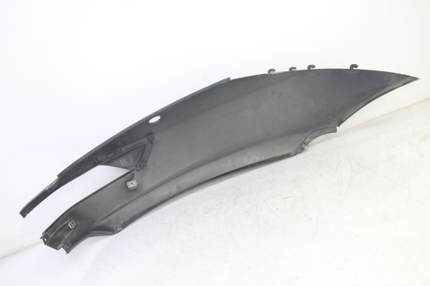 photo de LATERAL TRASEIRO ESQUERDO PIAGGIO MP3 HPE 350 (2018 - 2020) - Pontos de fixação