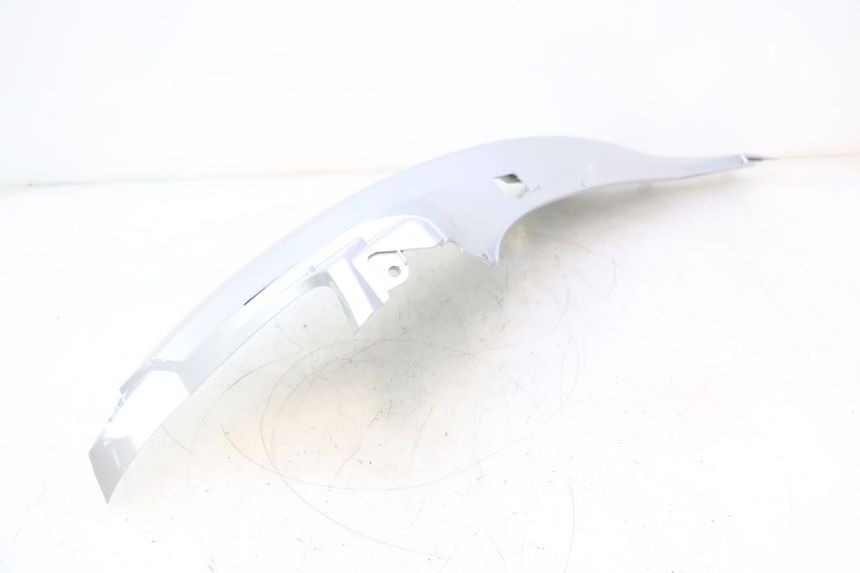 photo de LATERAL TRASEIRO ESQUERDO PIAGGIO MP3 LT 300 (2010 - 2016) - Pontos de fixação