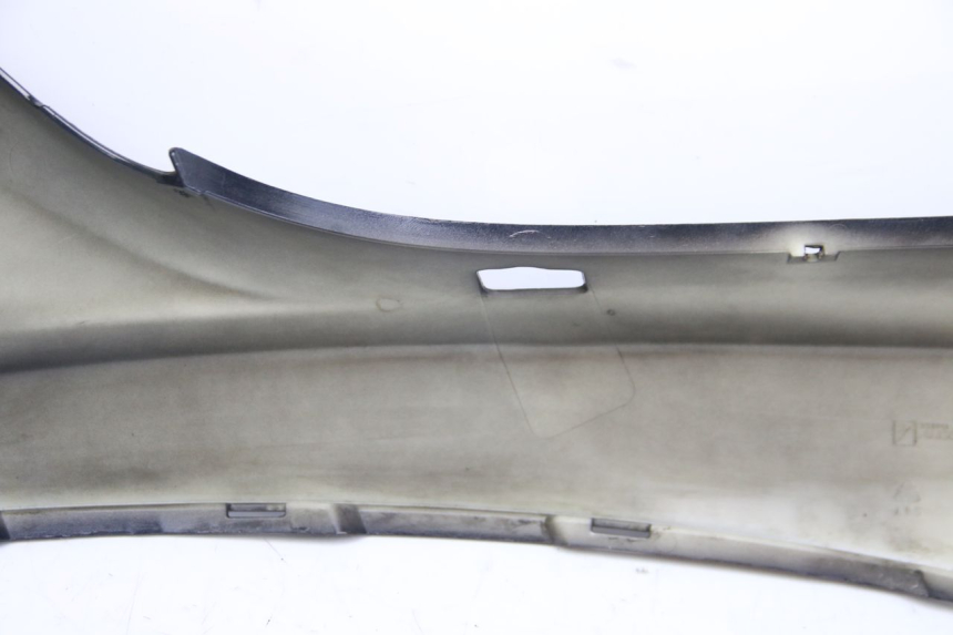 photo de LATERAL TRASEIRO ESQUERDO PIAGGIO MP3 125 (2006 - 2014) - Pontos de fixação
