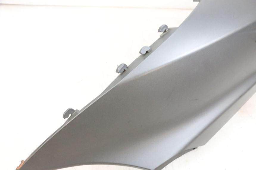 photo de LATERAL TRASEIRO ESQUERDO PIAGGIO MP3 500 (2016 - 2018) - Detalhes característicos