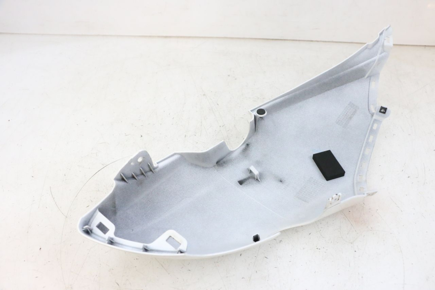 photo de LATERAL TRASEIRO ESQUERDO YAMAHA NEO'S CORE 1 (2022 - 2026) - Outro ângulo de visão