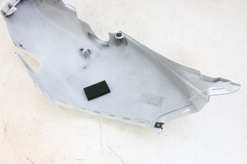 photo de LATERAL TRASEIRO ESQUERDO YAMAHA NEO'S CORE 1 (2022 - 2026) - Vista geral