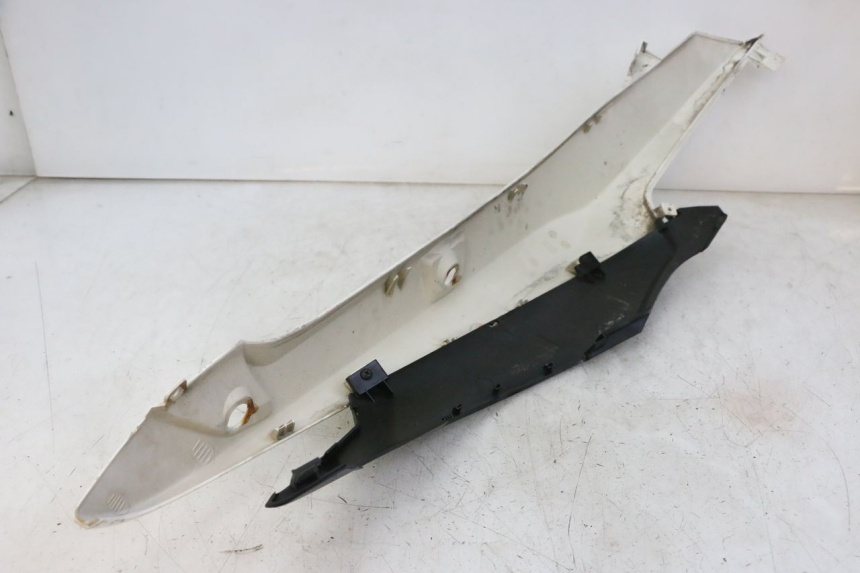 photo de LATERAL TRASEIRO ESQUERDO GILERA NEXUS 125 (2009 - 2013) - Pontos de fixação