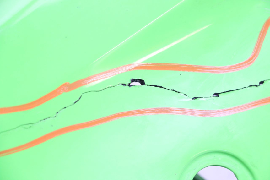 photo de LATERAL TRASEIRO ESQUERDO KAWASAKI NINJA 400 (2018 - 2023) - Detalhe da peça