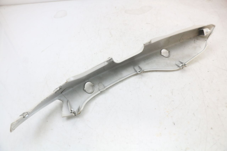 photo de LATERAL TRASEIRO ESQUERDO MOTO GUZZI NORGE 8V GT 1200 (2011 - 2016) - Vista geral