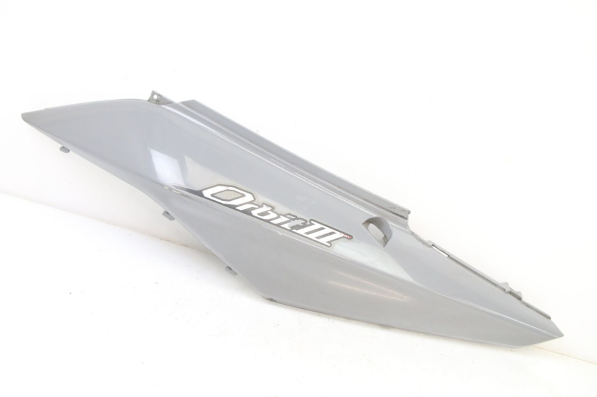 photo de LATERAL TRASEIRO ESQUERDO SYM ORBIT III 3 4T 50 (2021 - 2025) - Vista principal