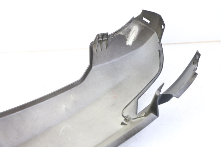photo de LATERAL TRASEIRO ESQUERDO PEUGEOT VIVACITY 125 (2010 - 2017) - Zoom do estado de desgaste
