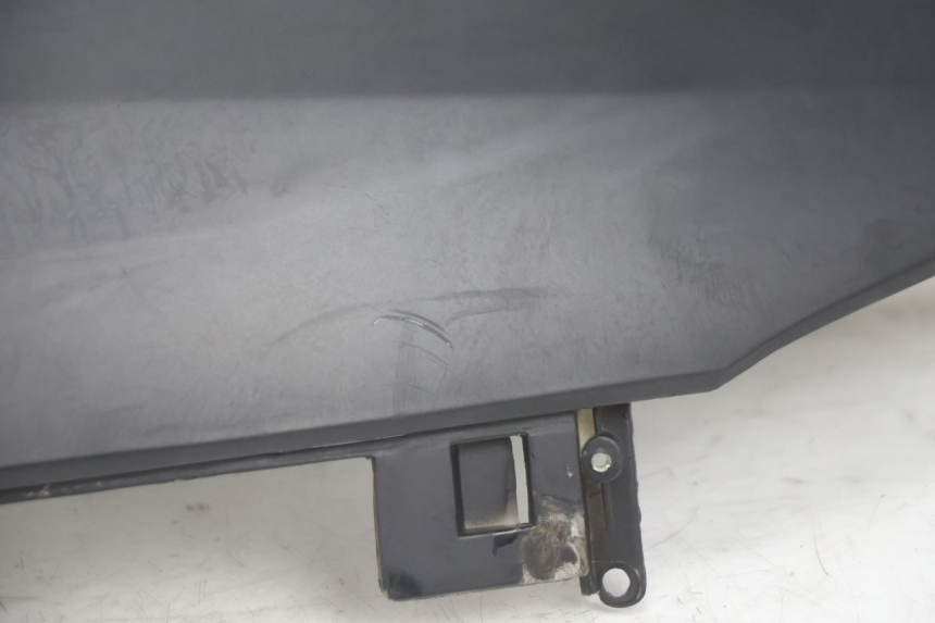 photo de LATERAL TRASEIRO ESQUERDO TNT MOTOR ROMA 12' 2T 50 (2007 - 2018) - Pontos de fixação