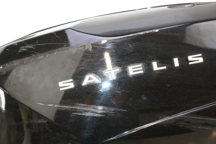 photo de LATERAL TRASEIRO ESQUERDO PEUGEOT SATELIS 125 (2006 - 2009) - Outro ângulo de visão