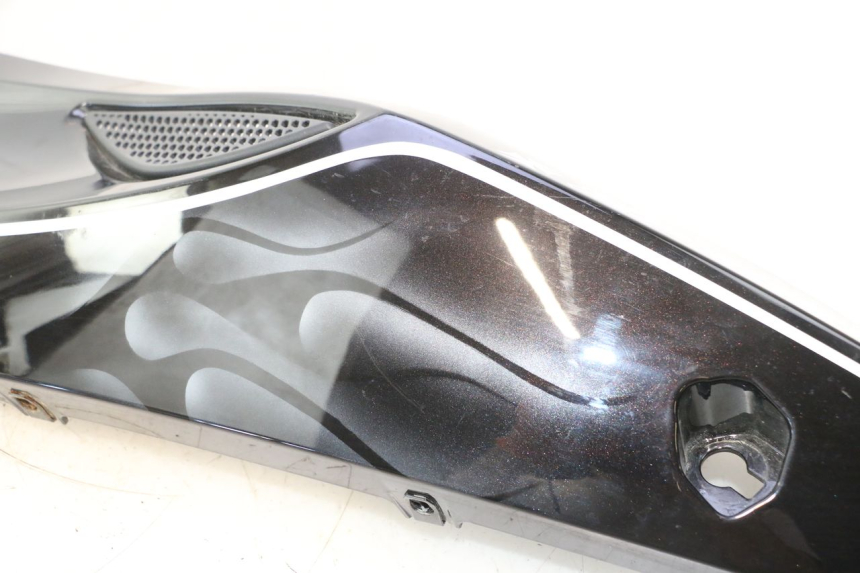 photo de PAINEL LATERAL TRASEIRO ESQUERDO CAN-AM SPYDER RS 1000 (2008 - 2012) - Ângulo alternativo