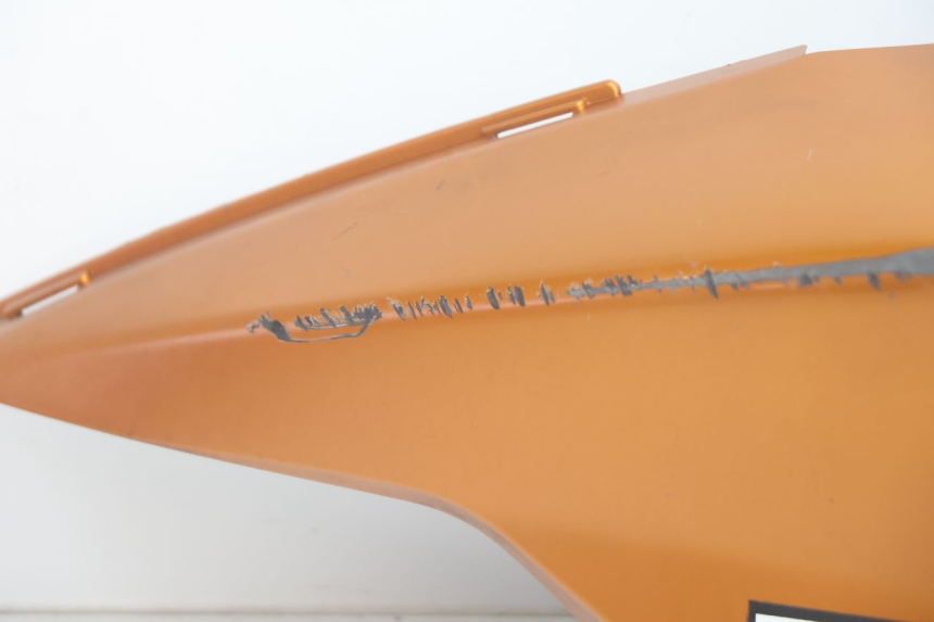 photo de LATERAL TRASEIRO ESQUERDO APRILIA SR 2T 50 (2012 - 2017) - Zoom do estado de desgaste