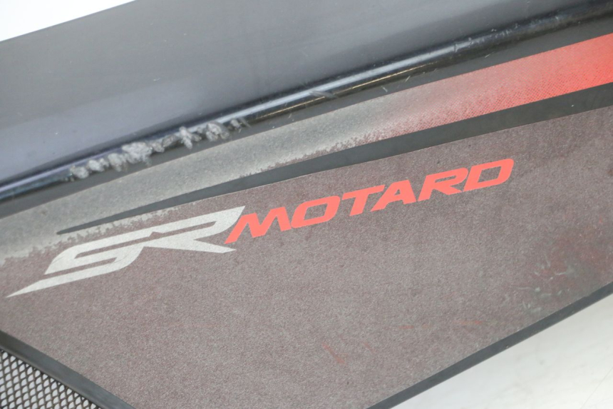 photo de LATERAL TRASEIRO ESQUERDO APRILIA SR MOTARD 50 (2012 - 2018) - Outro ângulo de visão
