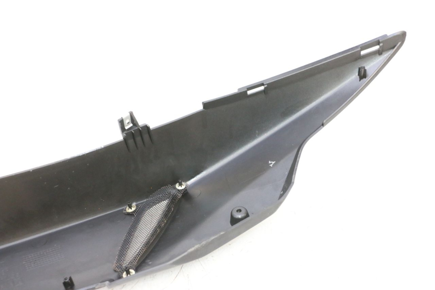 photo de LATERAL TRASEIRO ESQUERDO APRILIA SR MOTARD 50 (2012 - 2018) - Marcações e referências