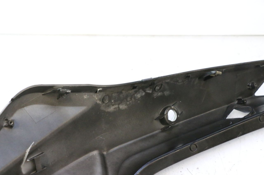 photo de LATERAL TRASEIRO ESQUERDO KYMCO SUPER 8 2T 50 (2007 - 2013) - Detalhes característicos