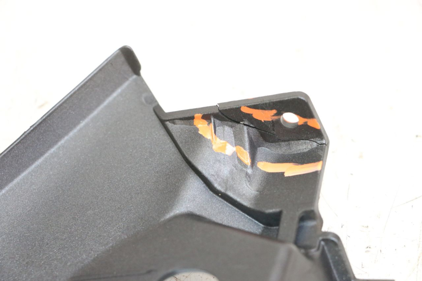photo de LATERAL TRASEIRO ESQUERDO SUZUKI BURGMAN 125 (2018 - 2021) - Detalhe da peça