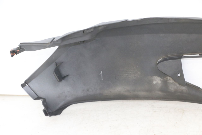 photo de LATERAL TRASEIRO ESQUERDO SUZUKI BURGMAN 125 (2018 - 2021) - Outro ângulo de visão