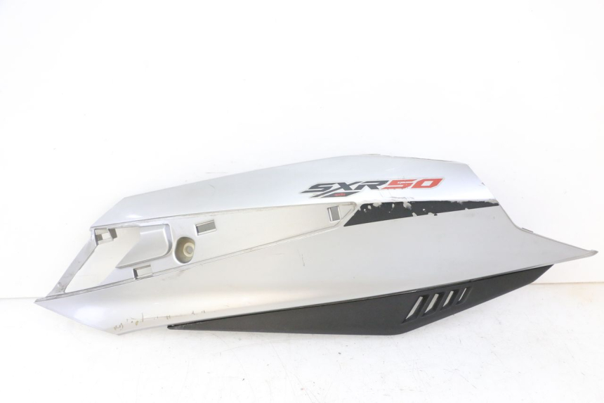 photo de LATERAL TRASEIRO ESQUERDO APRILIA SXR 50 (2021 - 2023) - Vista principal