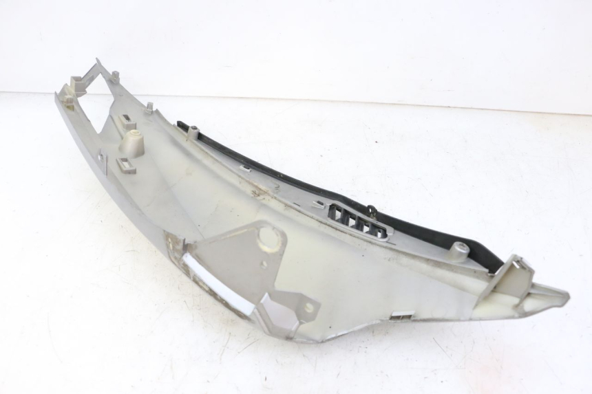 photo de LATERAL TRASEIRO ESQUERDO APRILIA SXR 50 (2021 - 2023) - Zoom do estado de desgaste