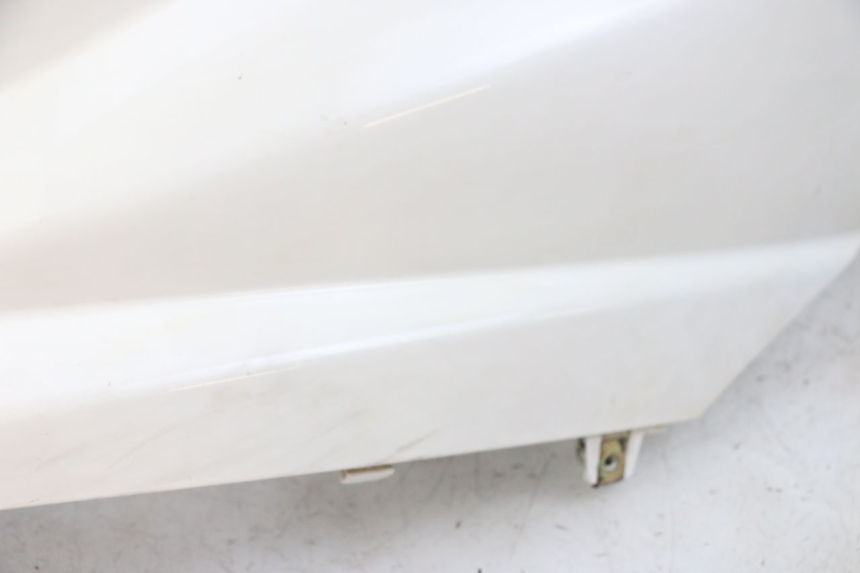 photo de LATERAL TRASEIRO ESQUERDO PEUGEOT TWEET PRO EFI 4T 50 (2021 - 2022) - Outro ângulo de visão