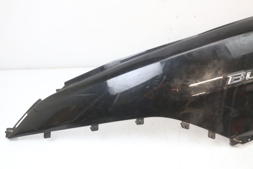 photo de LATERAL TRASEIRO ESQUERDO SUZUKI UH BURGMAN 125 (2002 - 2006) - Detalhe da peça