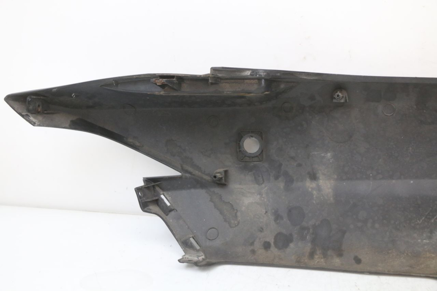 photo de LATERAL TRASEIRO ESQUERDO SUZUKI UH BURGMAN 125 (2002 - 2006) - Estado da superfície