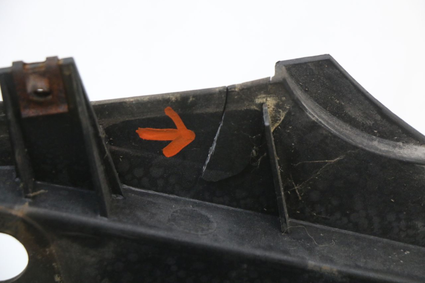 photo de LATERAL TRASEIRO ESQUERDO SUZUKI UH BURGMAN 125 (2002 - 2006) - Marcações e referências