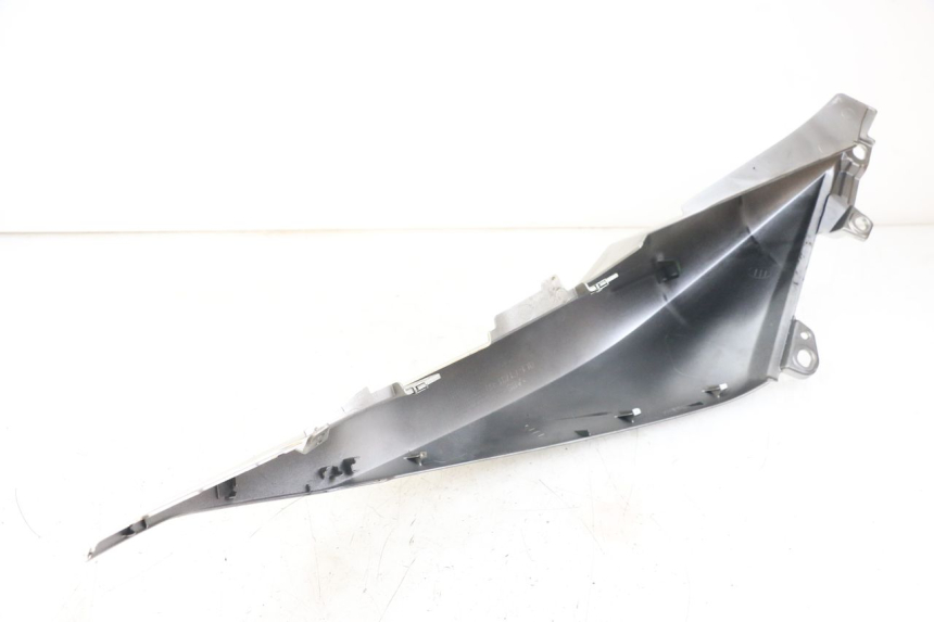 photo de LATERAL TRASEIRO ESQUERDO YAMAHA XMAX X-MAX ABS 125 (2017 - 2020) - Pontos de fixação
