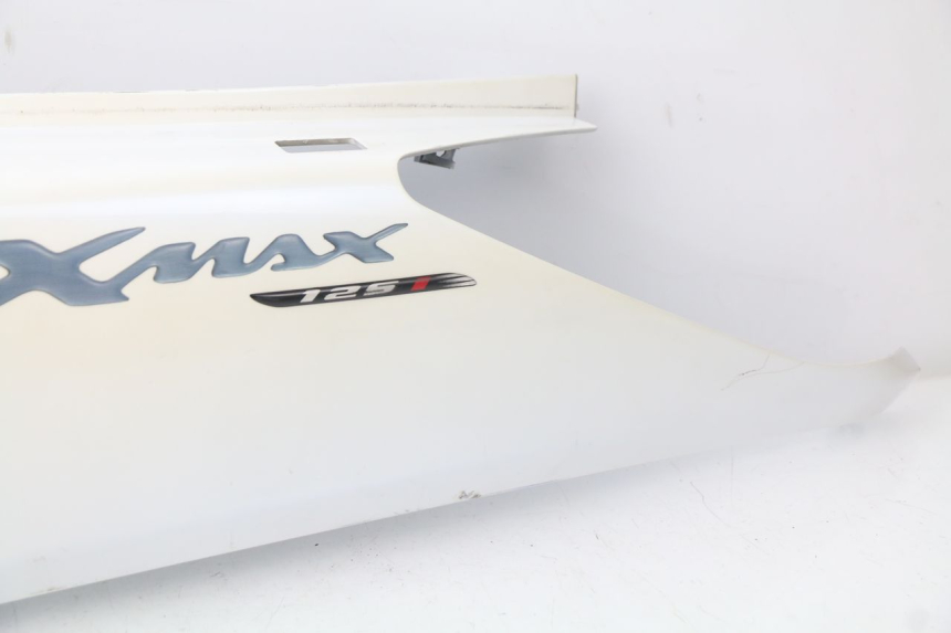 photo de LATERAL TRASEIRO ESQUERDO YAMAHA XMAX X-MAX 125 (2006 - 2009) - Pontos de fixação