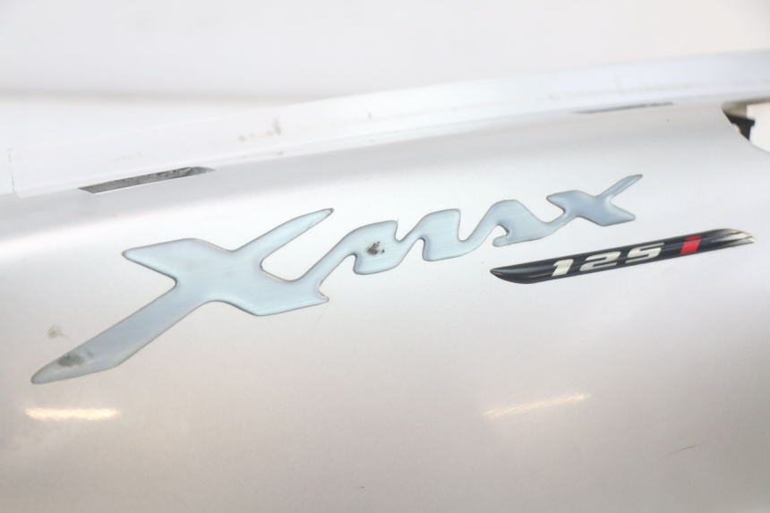 photo de LATERAL TRASEIRO ESQUERDO YAMAHA XMAX X-MAX 125 (2006 - 2009) - Ampliação técnica