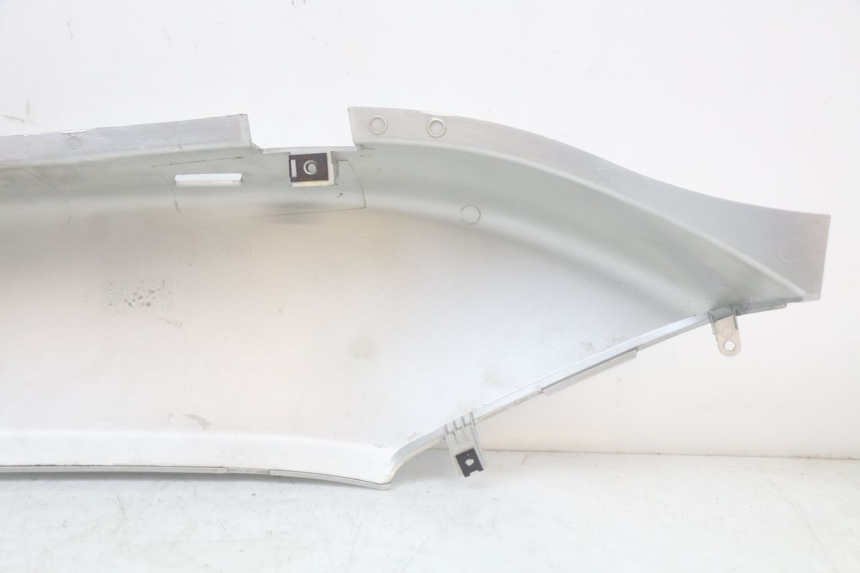 photo de LATERAL TRASEIRO ESQUERDO YAMAHA XMAX X-MAX 125 (2006 - 2009) - Marcações e referências