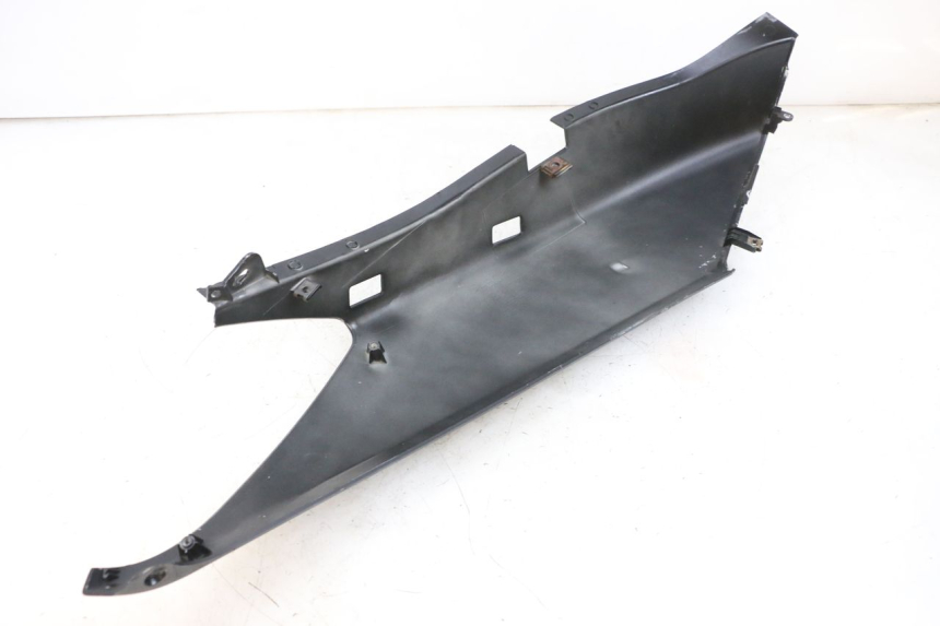 photo de LATERAL TRASEIRO ESQUERDO YAMAHA XMAX X-MAX 125 (2006 - 2009) - Vista geral