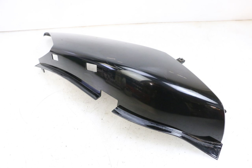 photo de LATERAL TRASEIRO ESQUERDO YAMAHA XMAX X-MAX 125 (2006 - 2009) - Pontos de fixação