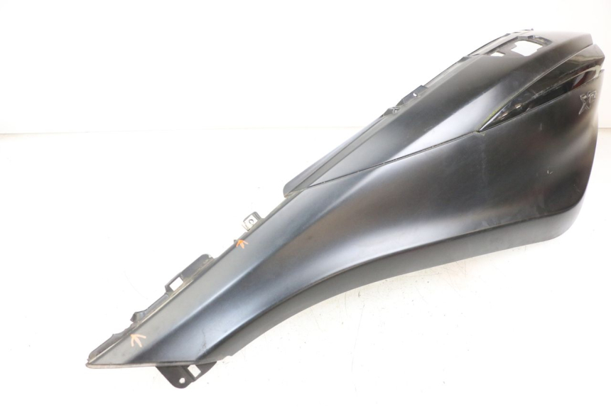 photo de LATERAL TRASEIRO ESQUERDO PIAGGIO X10 125 (2012 - 2017) - Pontos de fixação