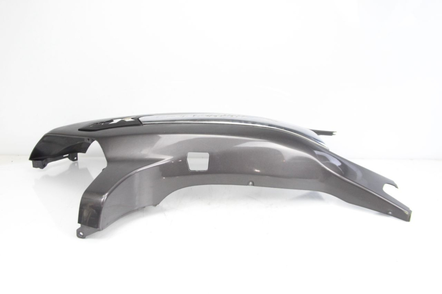 photo de LATERAL TRASEIRO ESQUERDO PIAGGIO XEVO - X EVO 125 (2007 - 2017) - Outro ângulo de visão