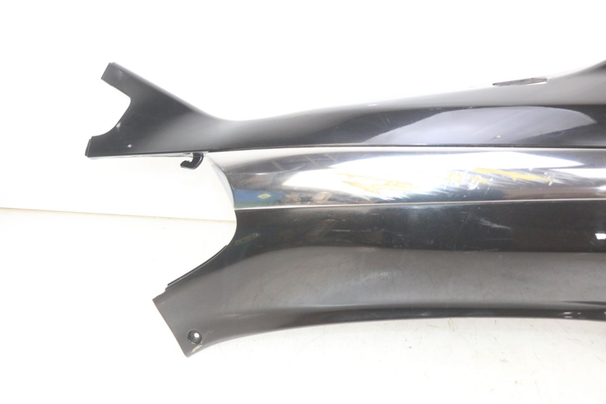 photo de LATERAL TRASEIRO ESQUERDO PIAGGIO XEVO - X EVO 125 (2007 - 2017) - Ampliação dos componentes