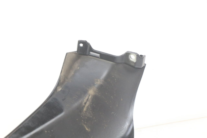 photo de LATERAL TRASEIRO ESQUERDO PIAGGIO XEVO - X EVO 125 (2007 - 2017) - Zoom do estado de desgaste