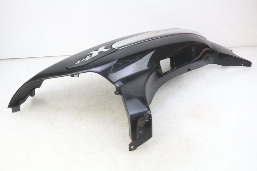 photo de LATERAL TRASEIRO ESQUERDO PIAGGIO XEVO - X EVO 125 (2007 - 2017) - Pontos de fixação