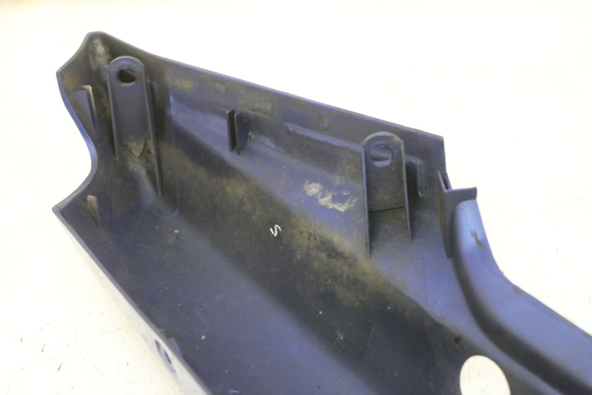 photo de LATERAL TRASEIRO ESQUERDO YAMAHA FZS FAZER 600 (2001 - 2003) - Detalhe da peça