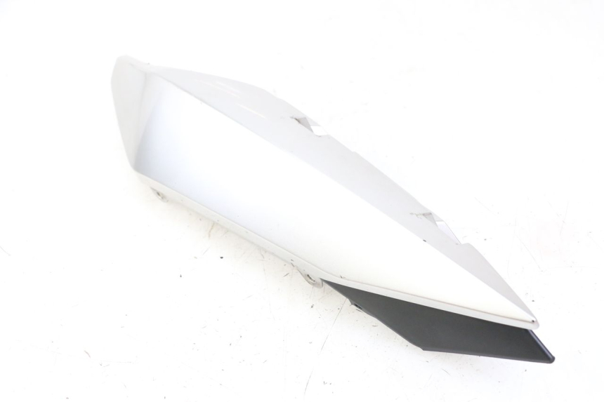 photo de LATERAL TRASEIRO ESQUERDO YAMAHA XJ6 600 (2008 - 2016) - Detalhe da peça